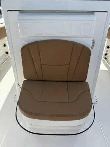Slide: The Image of Robalo R250 Center Console 2025 - 24