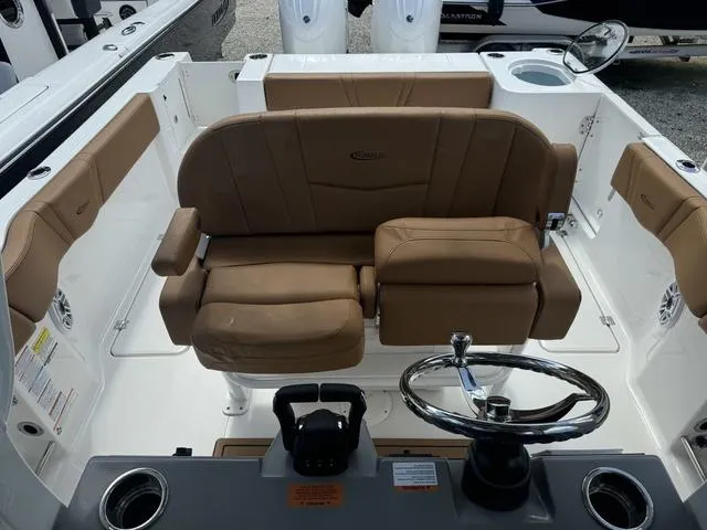 Slide: The Image of Robalo R250 Center Console 2025 - 27