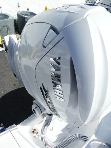 Slide: The Image of Hurricane sundeck 2690 2024 - 12