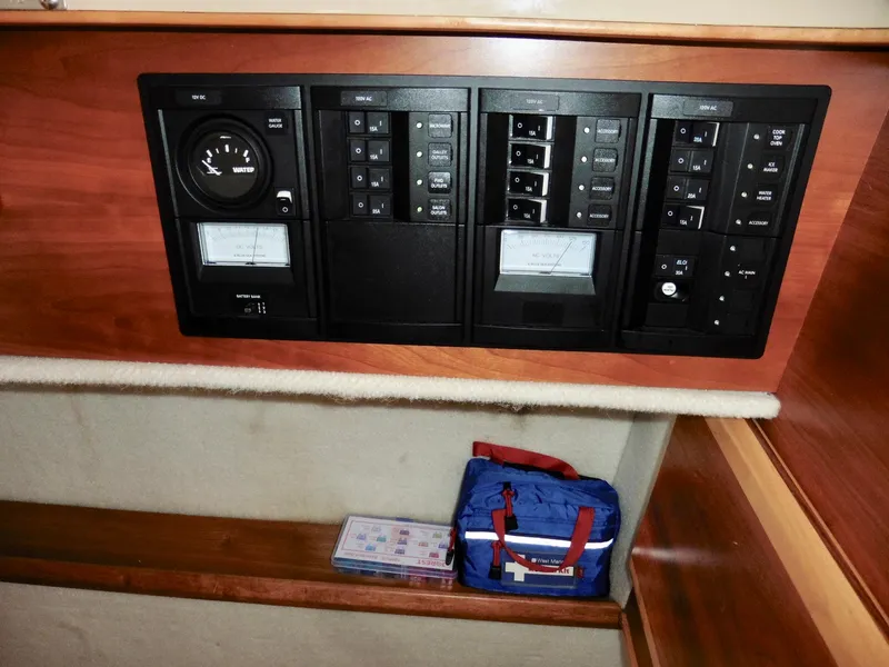 Slide: The Image of Cutwater 30 Command Bridge 2015 - 79