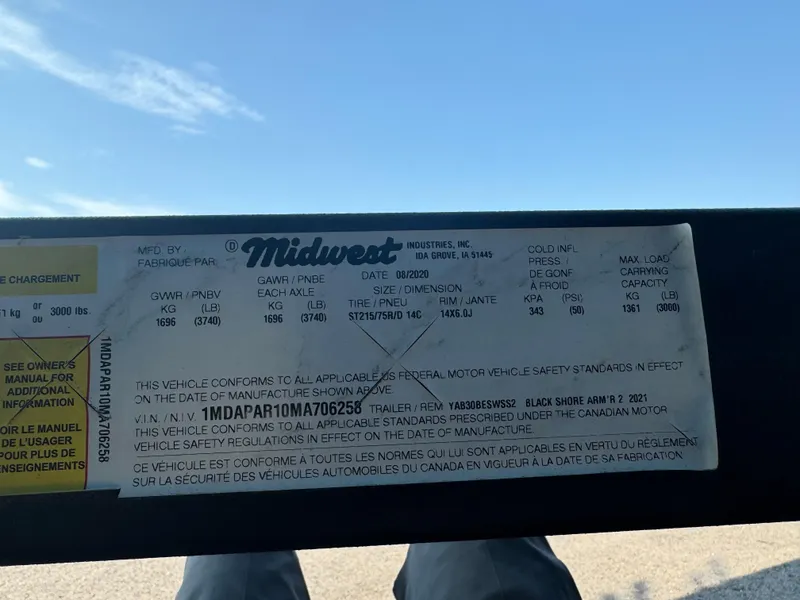Slide: The Image of Label on a Midwest Industries trailer for a 2021 Yamaha Boats AR190. - 12