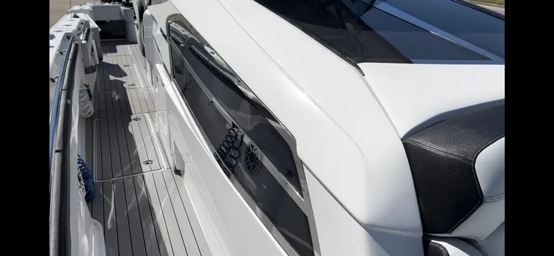 Slide: The Image of Nor-Tech 452 Super Fish 2021 - 13