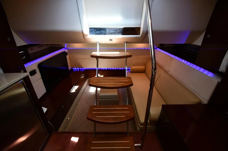 Slide: The Image of Sea Ray 450 Sundancer 2010 - 57