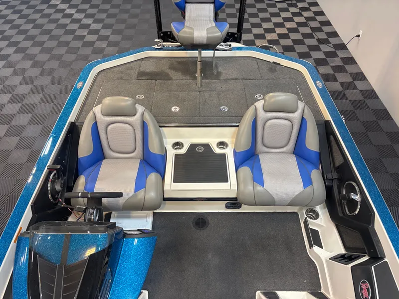 Slide: The Image of Ranger Z520C-SC 2018 - 10