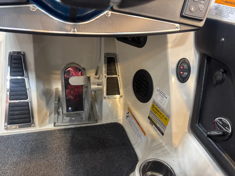 Slide: The Image of Ranger Z520C-SC 2018 - 16