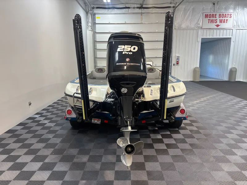 Slide: The Image of Ranger Z520C-SC 2018 - 4