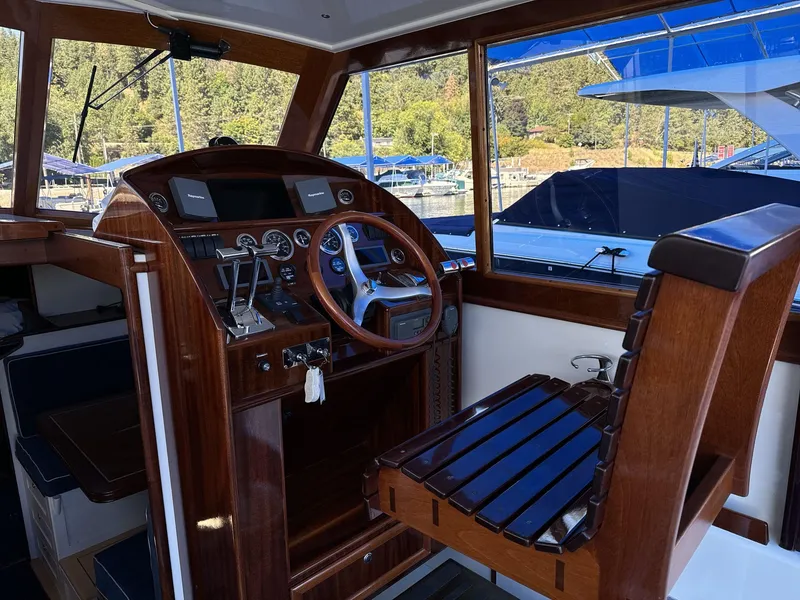 Slide: The Image of Van Dam Sedan Cruiser 2003 - 11