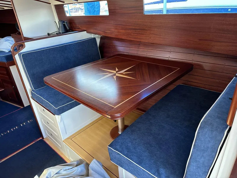 Slide: The Image of Van Dam Sedan Cruiser 2003 - 14