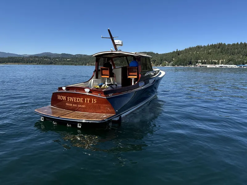 Slide: The Image of Van Dam Sedan Cruiser 2003 - 5