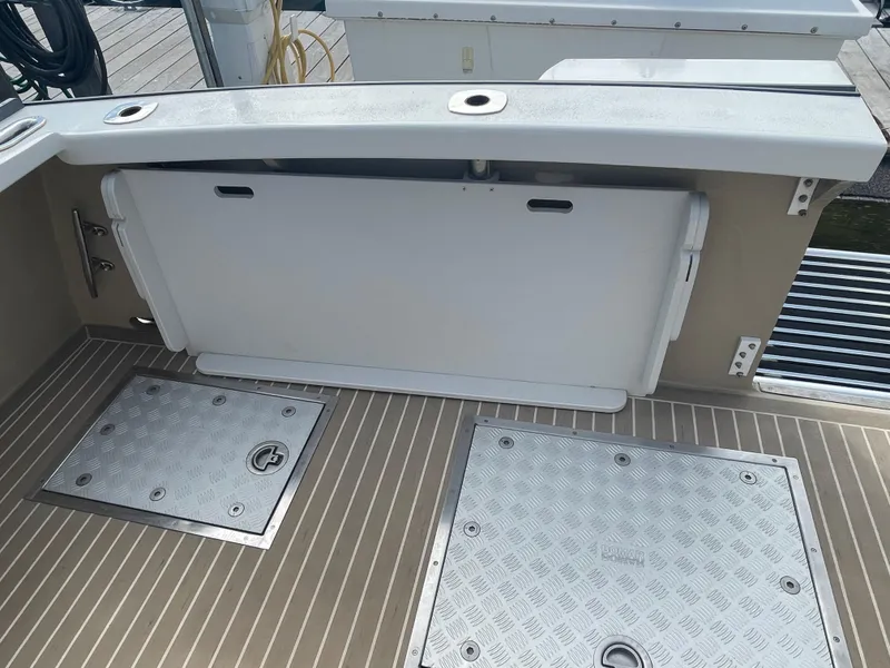 Slide: The Image of Starboard side showing voluminous cockpit - 16