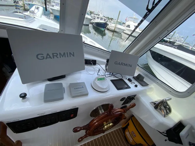 Slide: The Image of Helm Station - 25