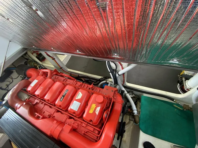 Slide: The Image of Scania diesel with easy access to engine bay - 44