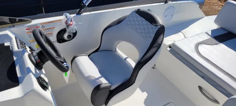 Slide: The Image of Bayliner ELEMENT 19 2024 - 14