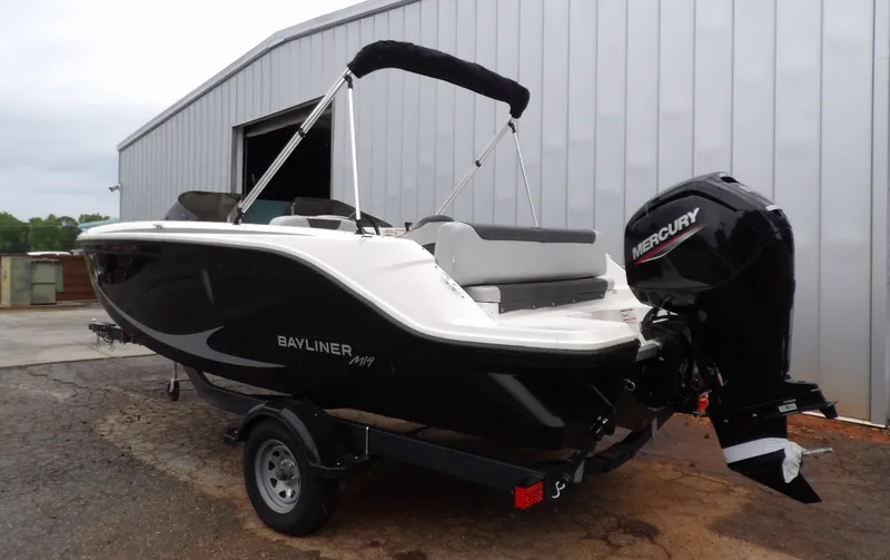 Slide: The Image of Bayliner ELEMENT 19 2024 - 7