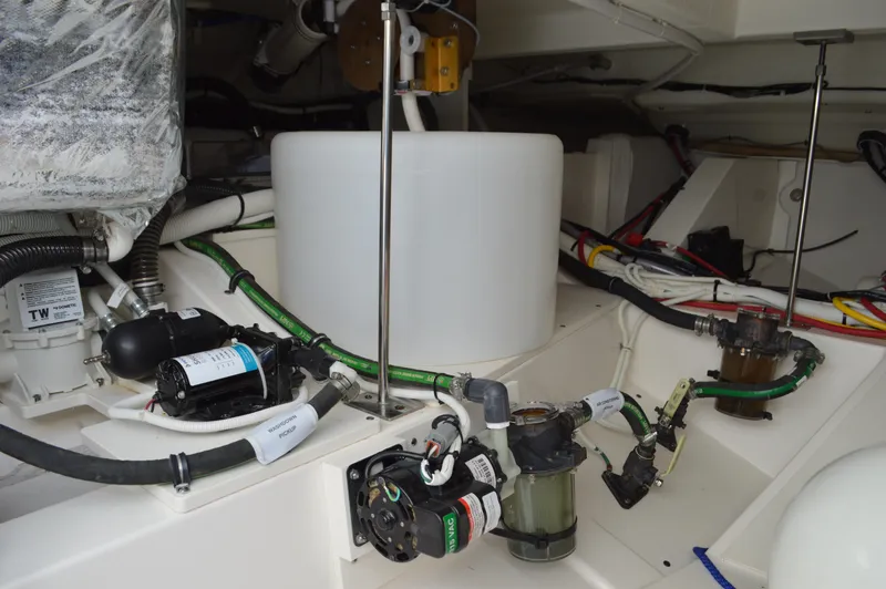 Slide: The Image of Tiara 48 LS - Glendenning and Air Co Pumps - 71