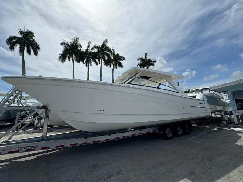 Slide: The Image of World Cat 400 DC-X 2024 - 1