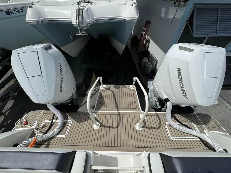 Slide: The Image of World Cat 400 DC-X 2024 - 10