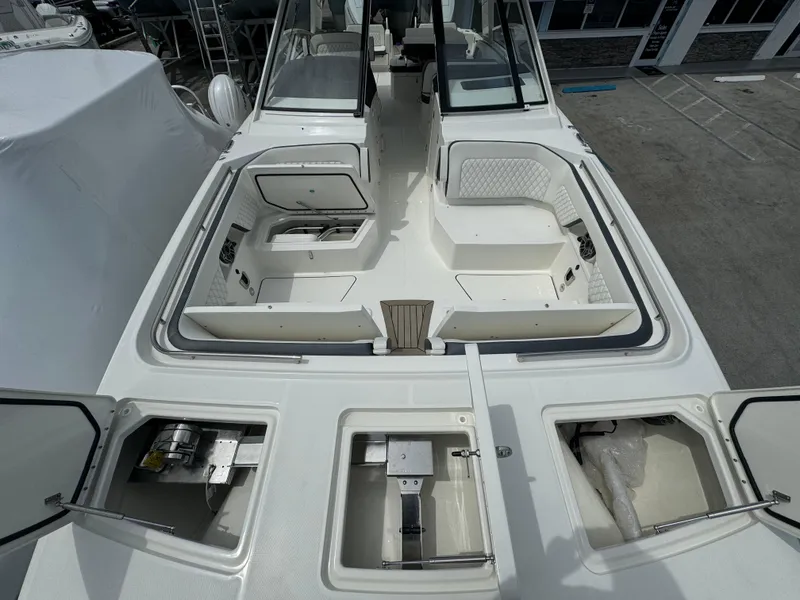 Slide: The Image of World Cat 400 DC-X 2024 - 14