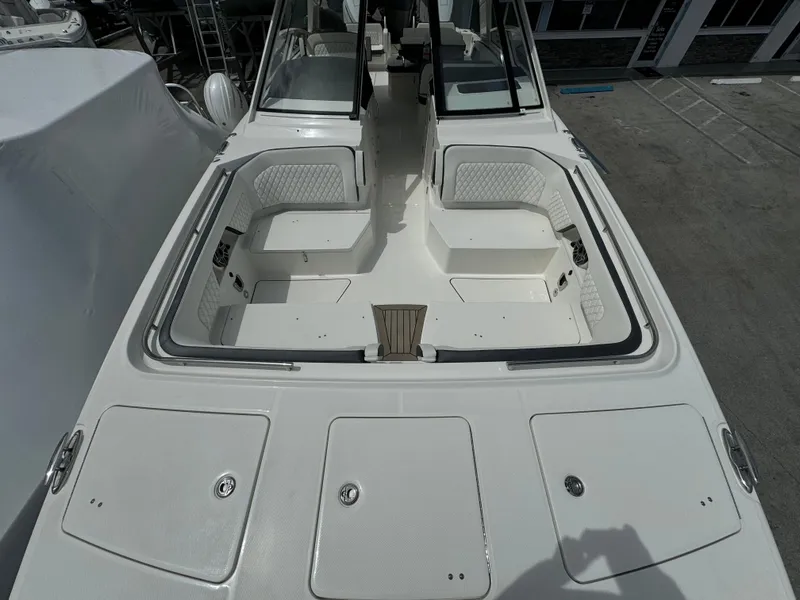 Slide: The Image of World Cat 400 DC-X 2024 - 16