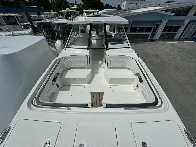 Slide: The Image of World Cat 400 DC-X 2024 - 17