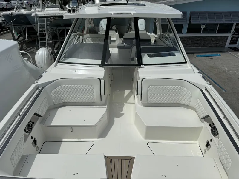 Slide: The Image of World Cat 400 DC-X 2024 - 18