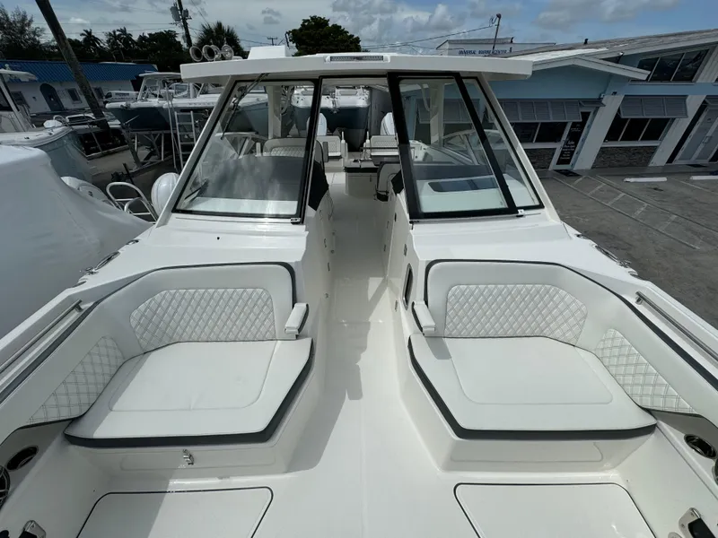 Slide: The Image of World Cat 400 DC-X 2024 - 25