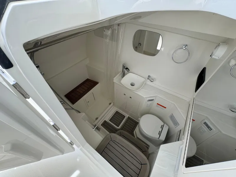 Slide: The Image of World Cat 400 DC-X 2024 - 27