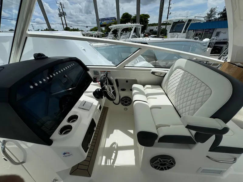 Slide: The Image of World Cat 400 DC-X 2024 - 7