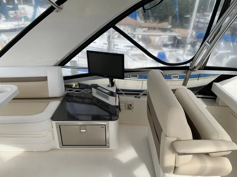 Slide: The Image of Sea Ray 450 Sedan Bridge 2013 - 24