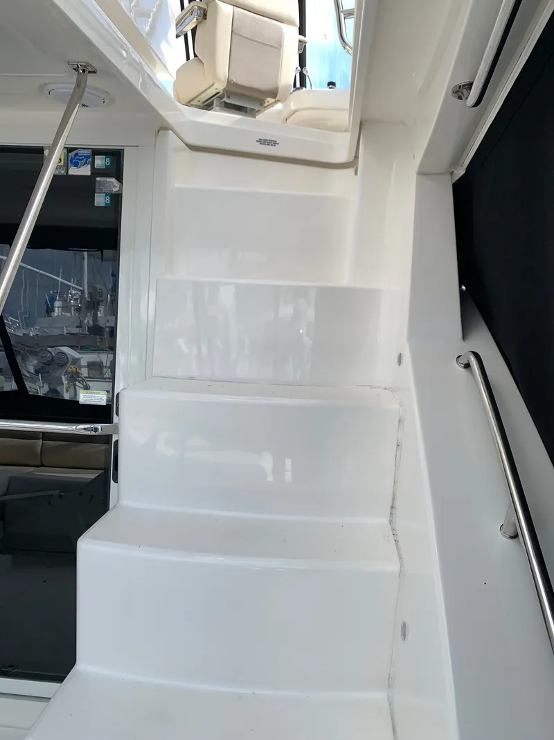 Slide: The Image of Sea Ray 450 Sedan Bridge 2013 - 31