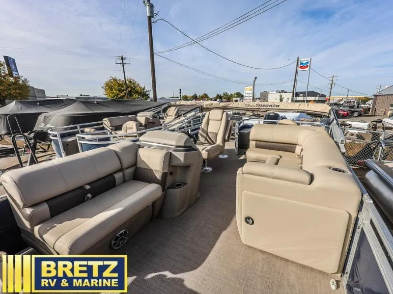 Slide: The Image of Fishin' Barge 20 DLX 2025 - 13