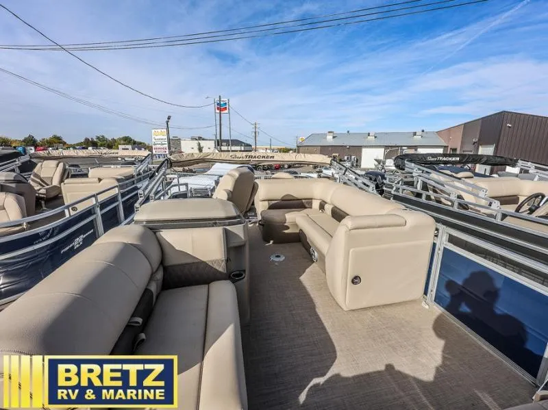 Slide: The Image of Fishin' Barge 20 DLX 2025 - 7