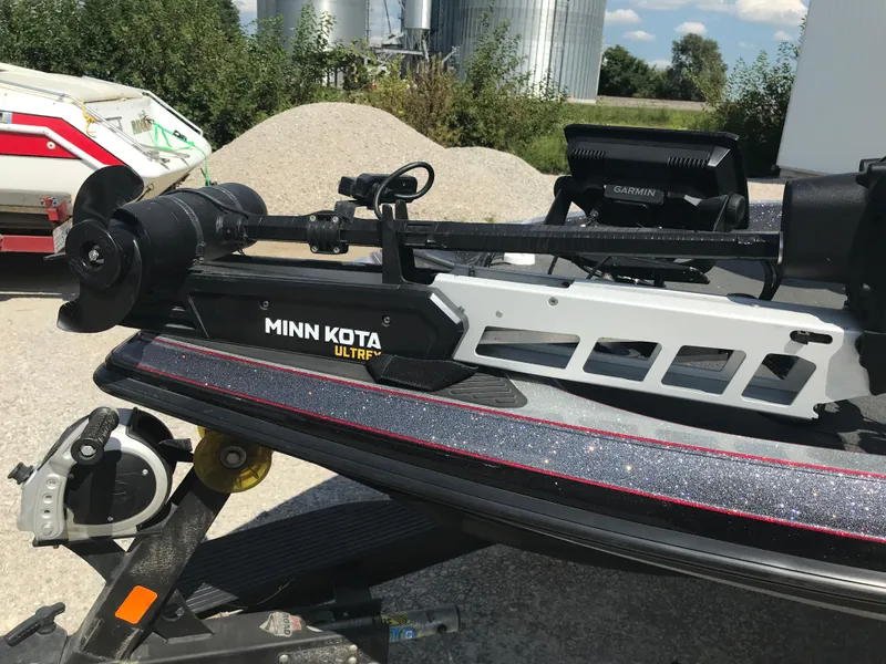 Slide: The Image of 2017 Ranger Z520 Comanche with Minn Kota Ultrex trolling motor. - 5