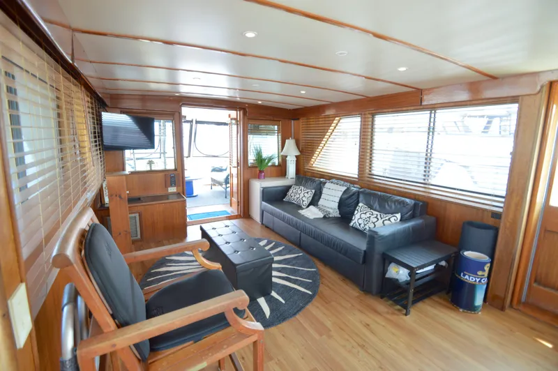 Slide: The Image of Hatteras 53 Motor Yacht 1979 - 14