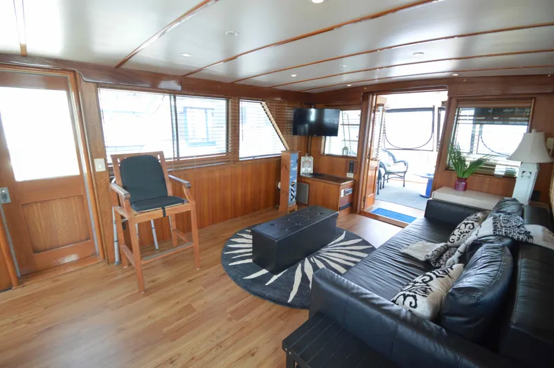 Slide: The Image of Hatteras 53 Motor Yacht 1979 - 15