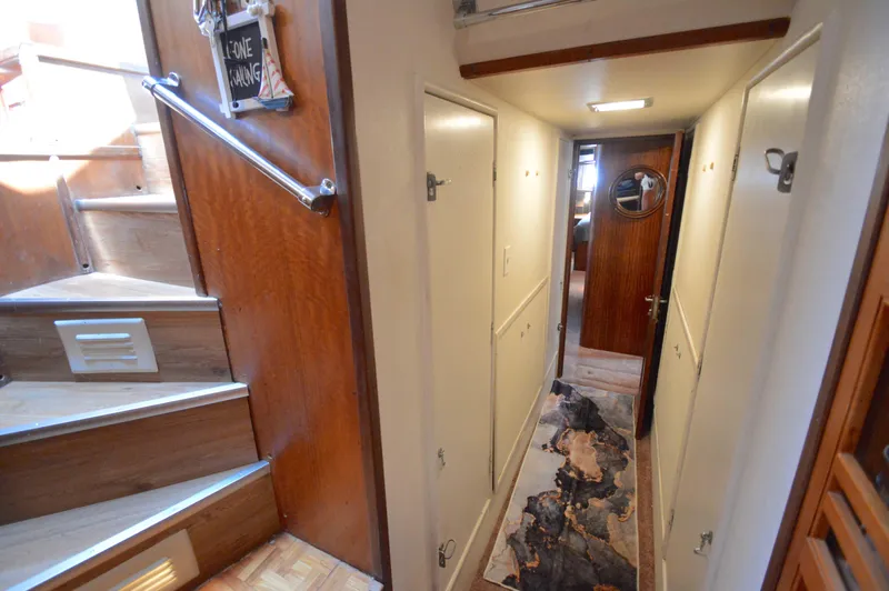 Slide: The Image of Hatteras 53 Motor Yacht 1979 - 26