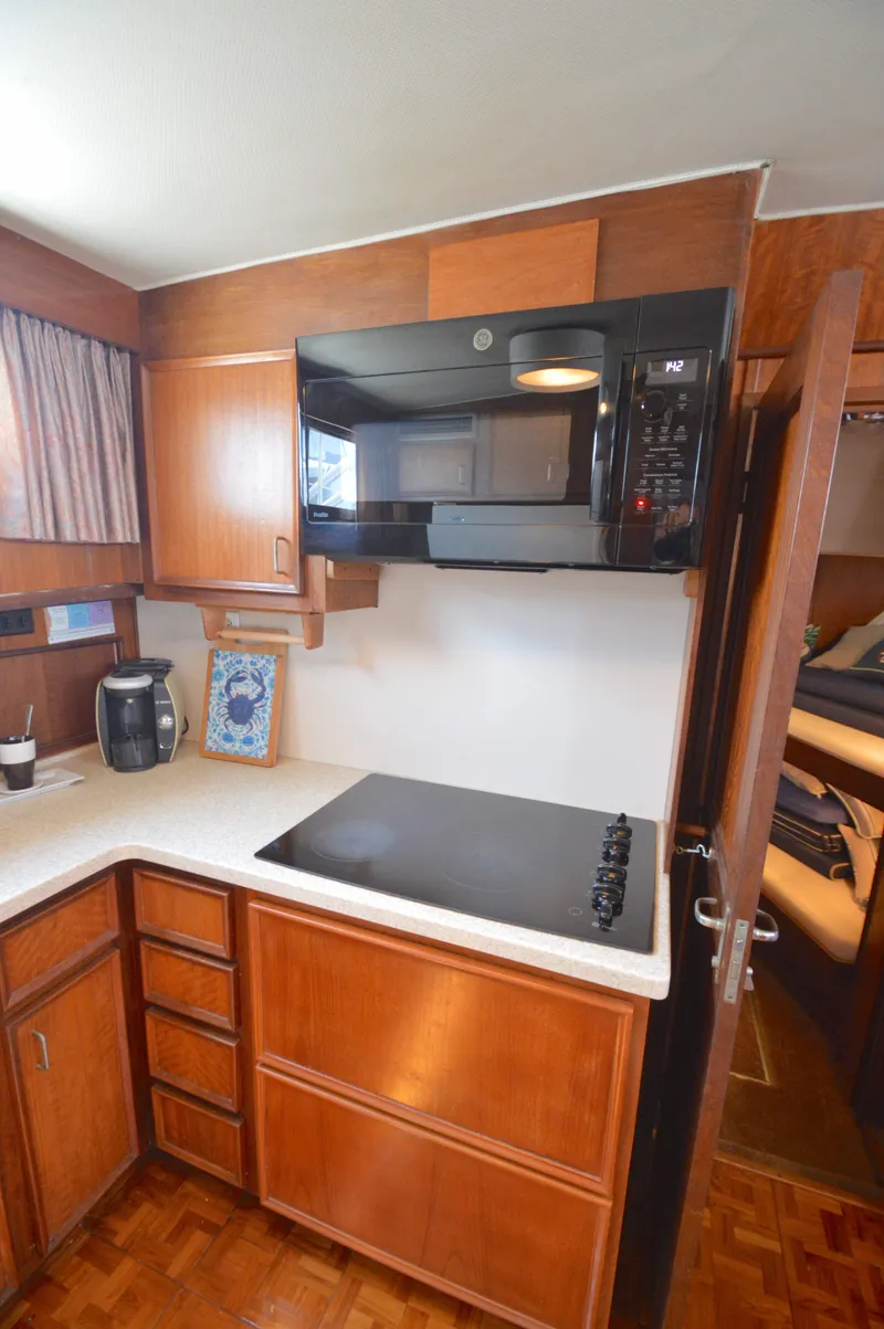 Slide: The Image of Hatteras 53 Motor Yacht 1979 - 28