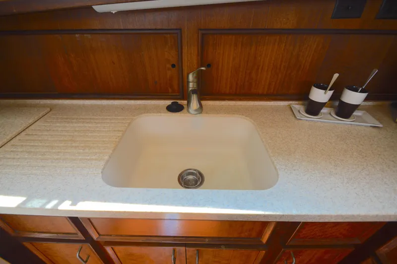 Slide: The Image of Hatteras 53 Motor Yacht 1979 - 31