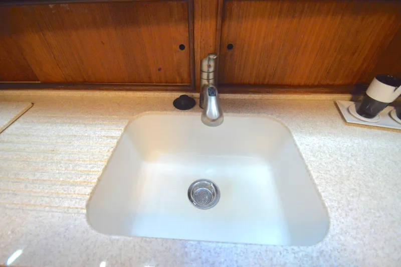 Slide: The Image of Hatteras 53 Motor Yacht 1979 - 32