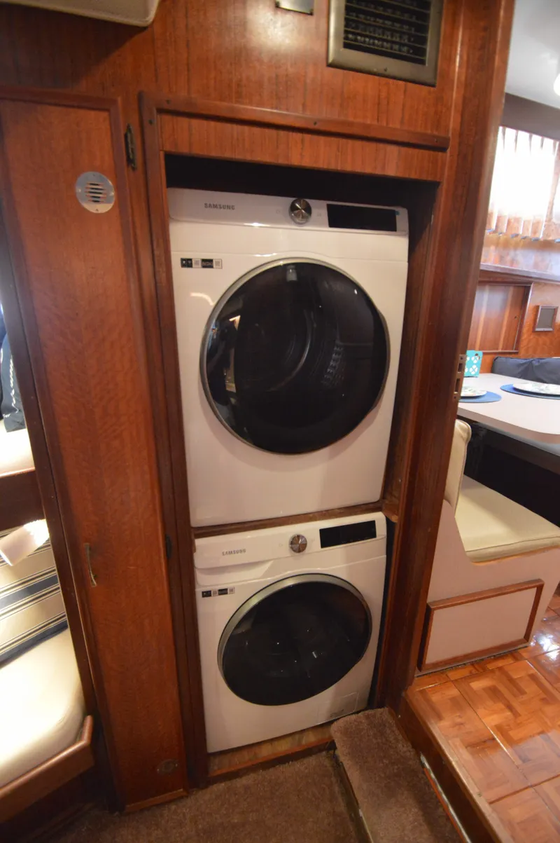 Slide: The Image of Hatteras 53 Motor Yacht 1979 - 37