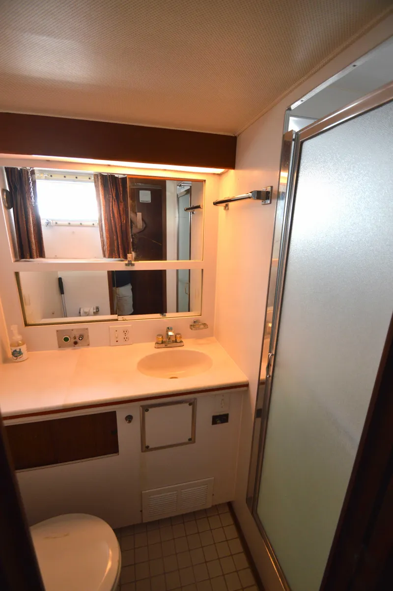 Slide: The Image of Hatteras 53 Motor Yacht 1979 - 46