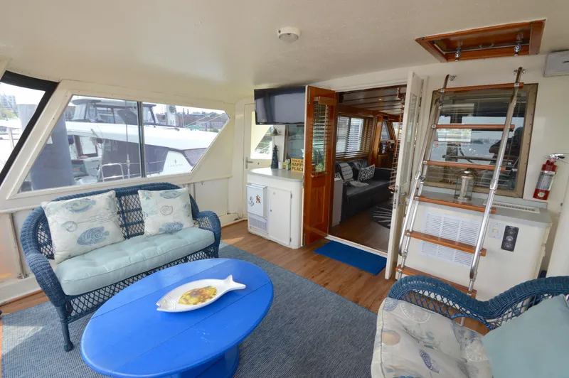 Slide: The Image of Hatteras 53 Motor Yacht 1979 - 8