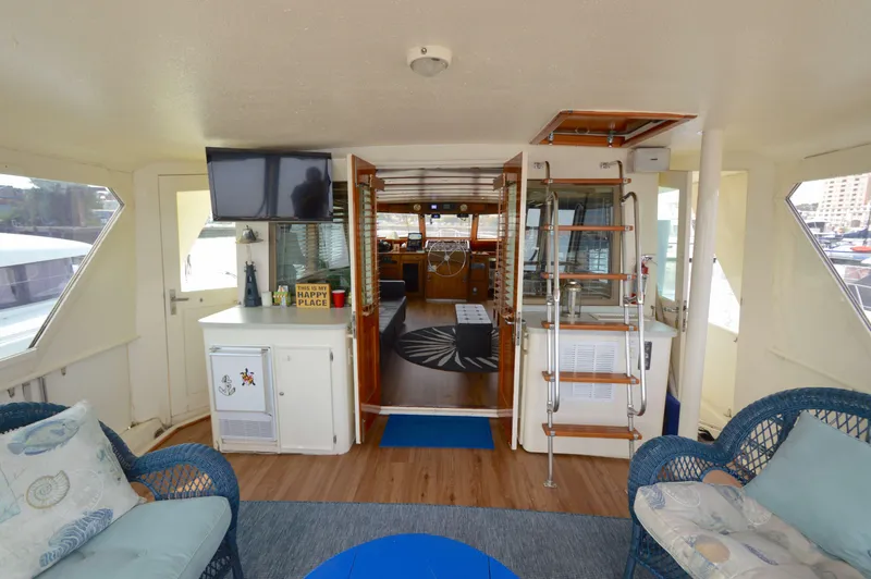 Slide: The Image of Hatteras 53 Motor Yacht 1979 - 9