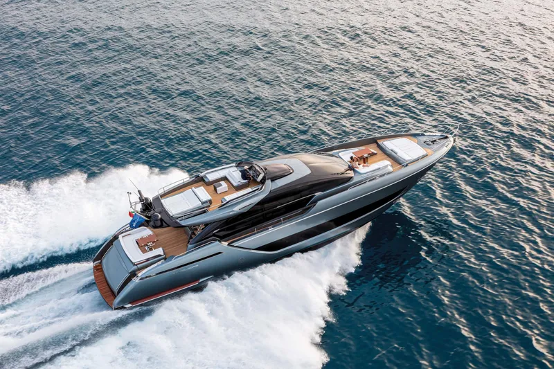 Slide: The Image of Riva 88' Folgore 2026 - 16