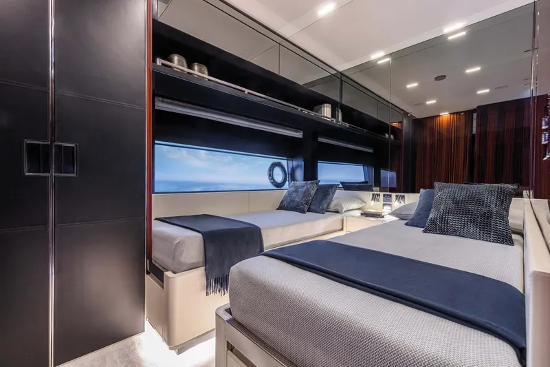 Slide: The Image of Riva 88' Folgore 2027 - 51