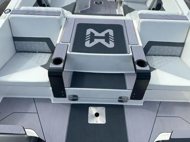 Slide: The Image of Heyday H20 2024 - 7