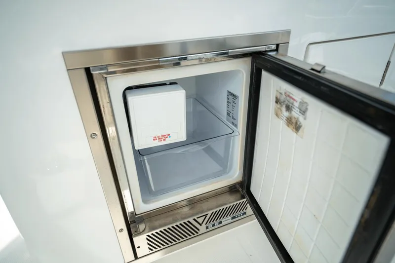 Slide: The Image of Aquila 42 Yacht 2025 - 48