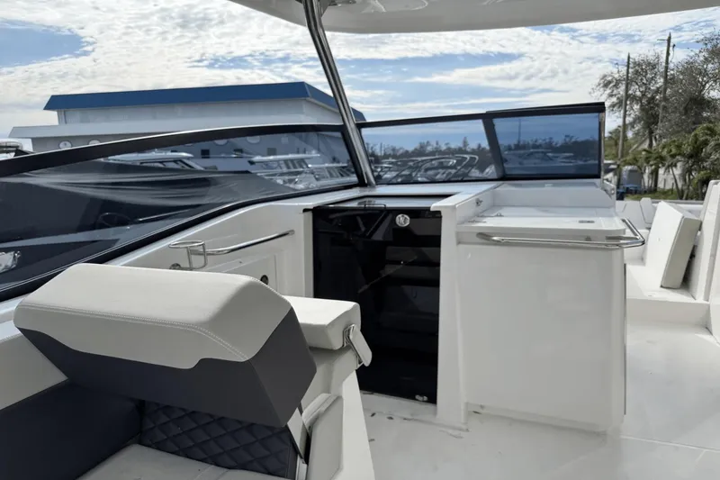 Slide: The Image of Aquila 32 2025 - 4