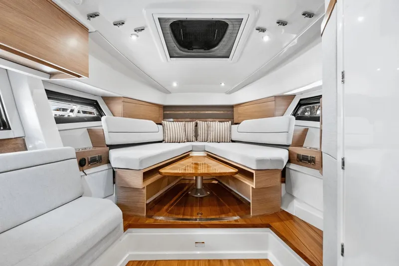 Slide: The Image of Boston Whaler 365 Conquest 2025 - 36