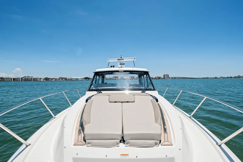 Slide: The Image of Boston Whaler 365 Conquest 2025 - 44